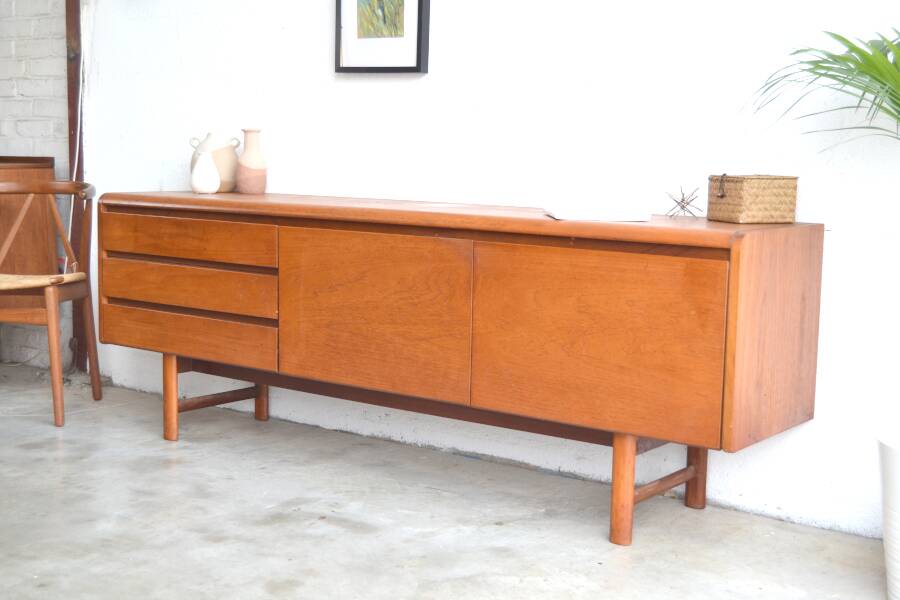White & Newton Curved Sideboard * 208 cm
