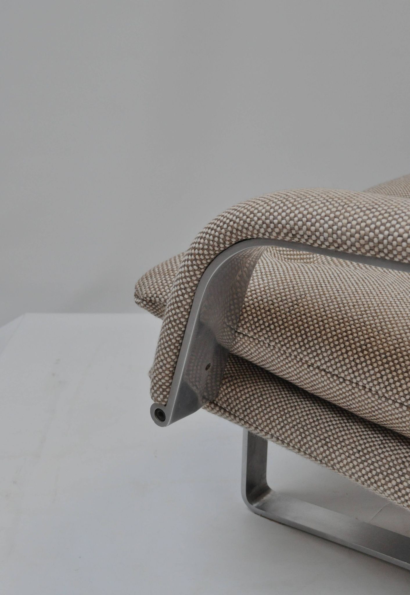 Two-seater sofa Artifort C647 by Kho Liang Ie – fully restored