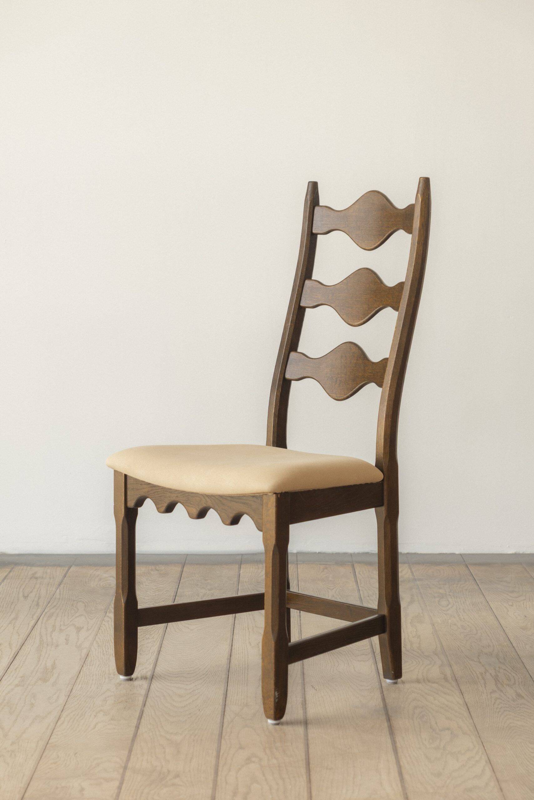 Henning Kjærnulf, chaise de salle à manger (ensemble de huit)
