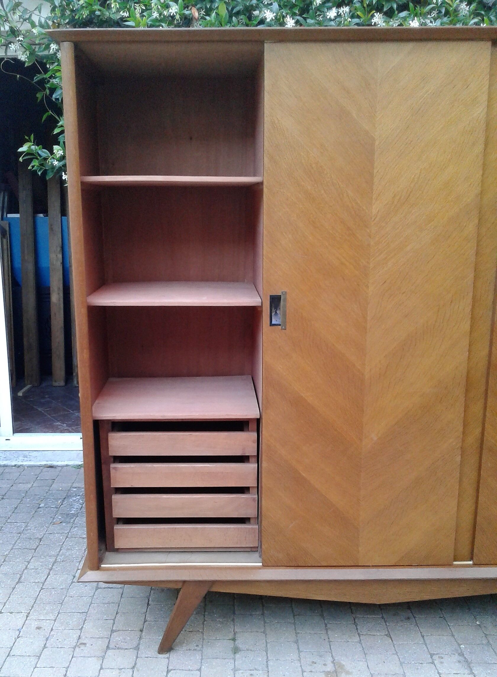 Wardrobe 3 doors sliding vintage feet compass