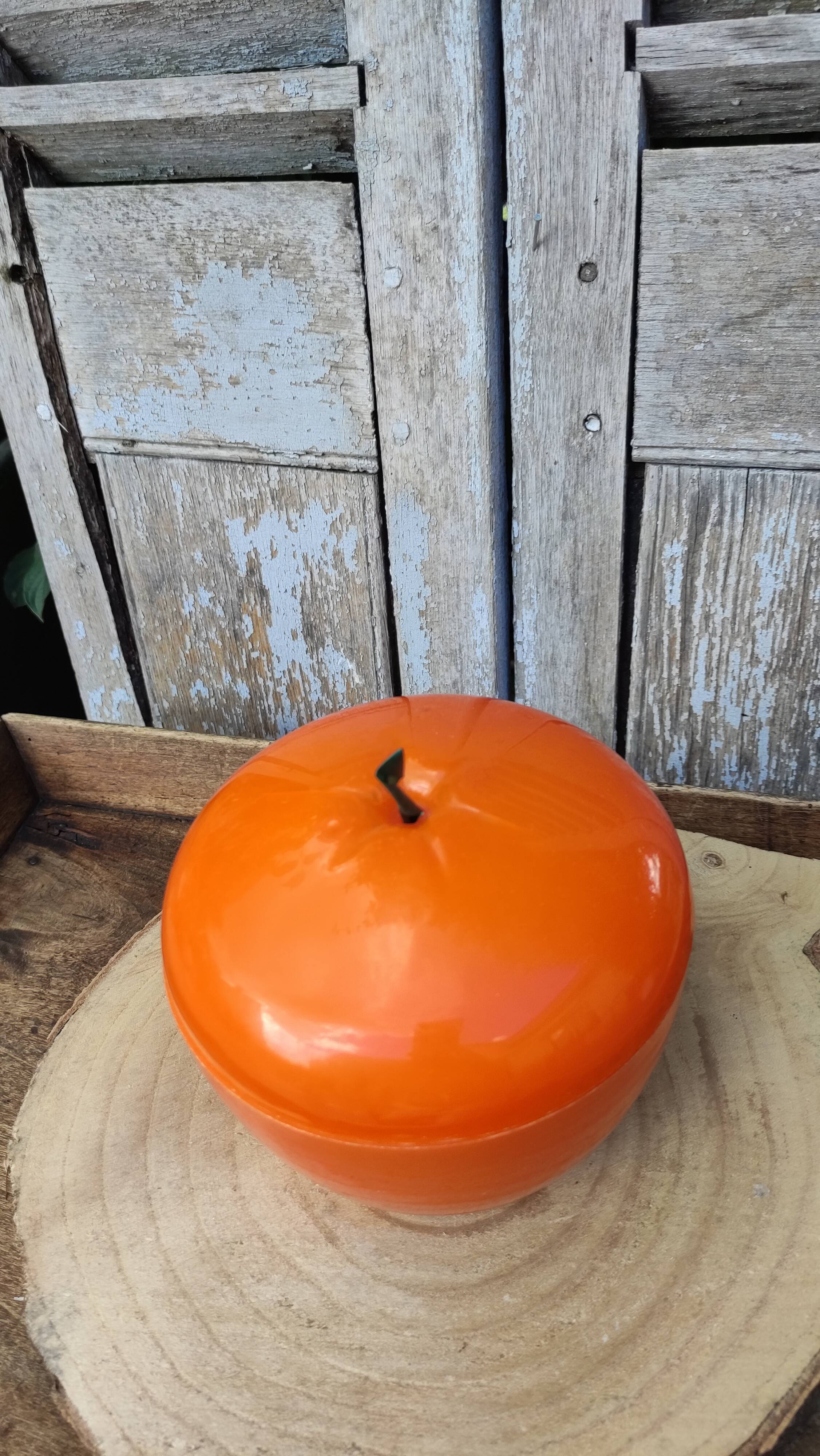 Ice bucket or vintage apple ice cubes 70s