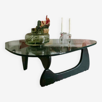 Table basse noir par Noguchi pour Vitra