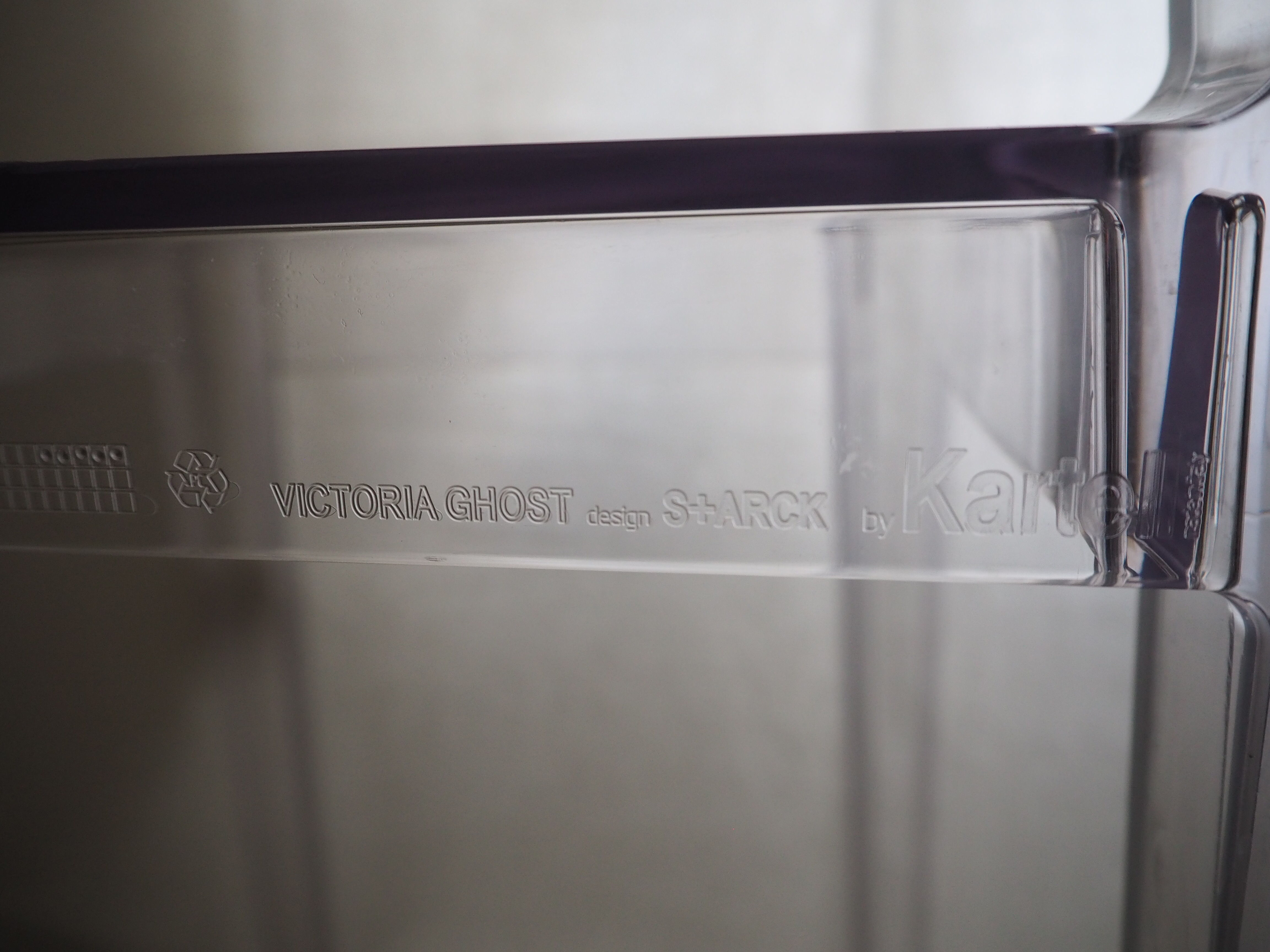 Pair of stackable chairs Victoria Ghost by Philippe Starck, Kartell