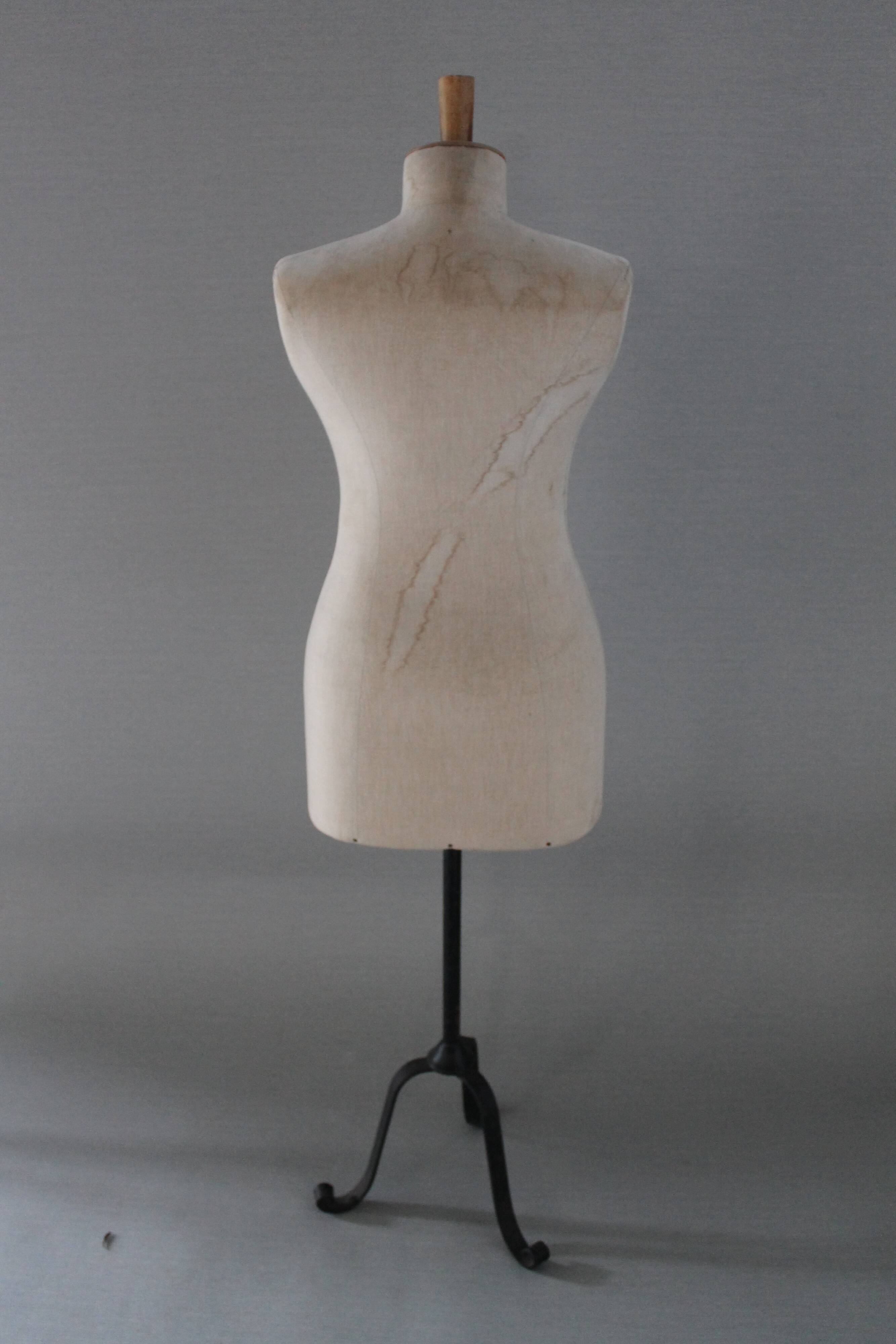 Woman couture mannequin-bust - early 20th century