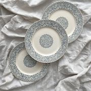 3 assiettes plates en terre de fer "Renaissance" Creil et Montereau