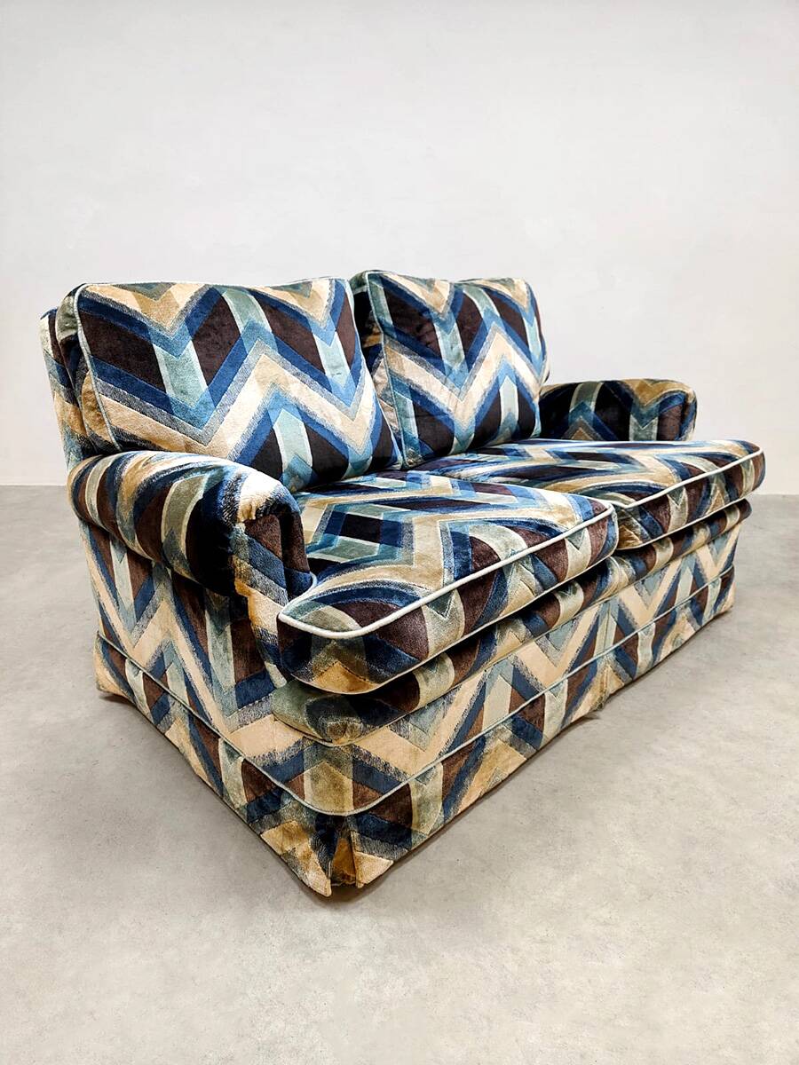 Vintage design Luxury velvet lounge sofa 2 seater 'Geometric lines'