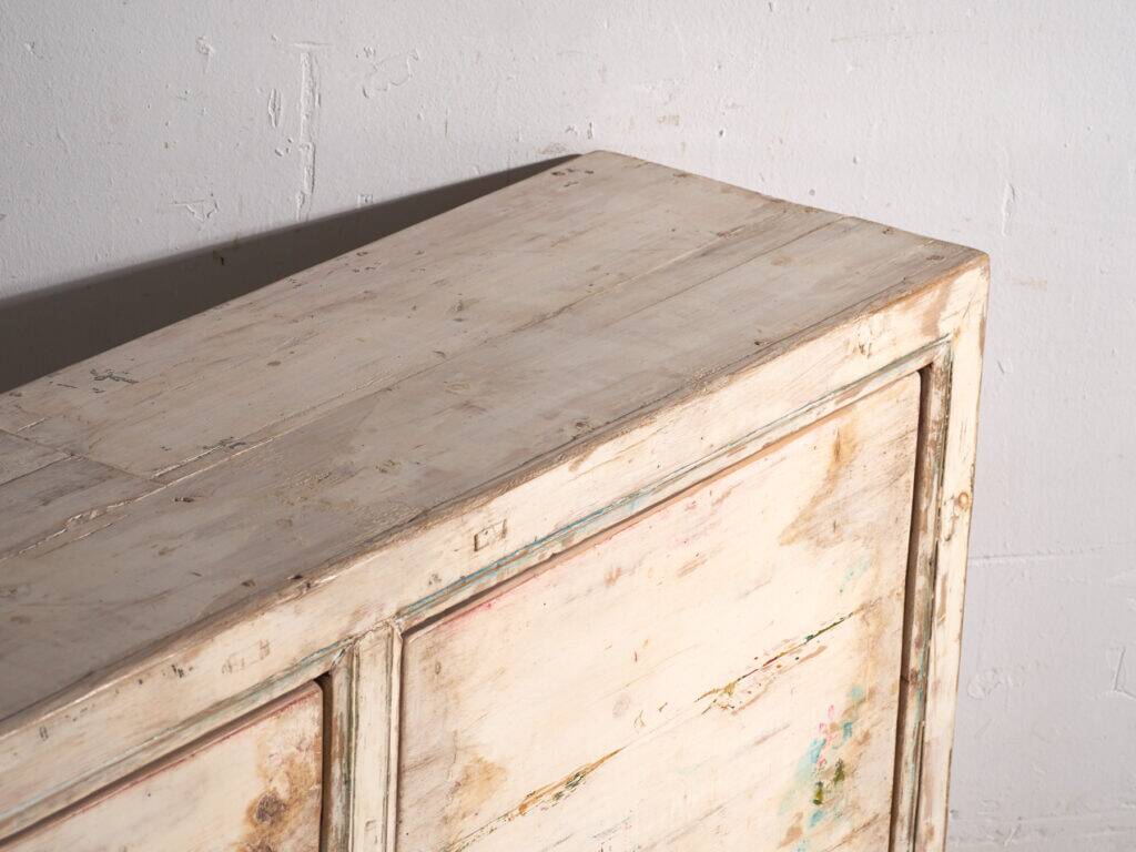 Buffet ancien peint en bois d’orme – Chine, vers 1900
