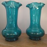 Paire de vases style Biot en verre soufflé turquoise, années 1950-1970