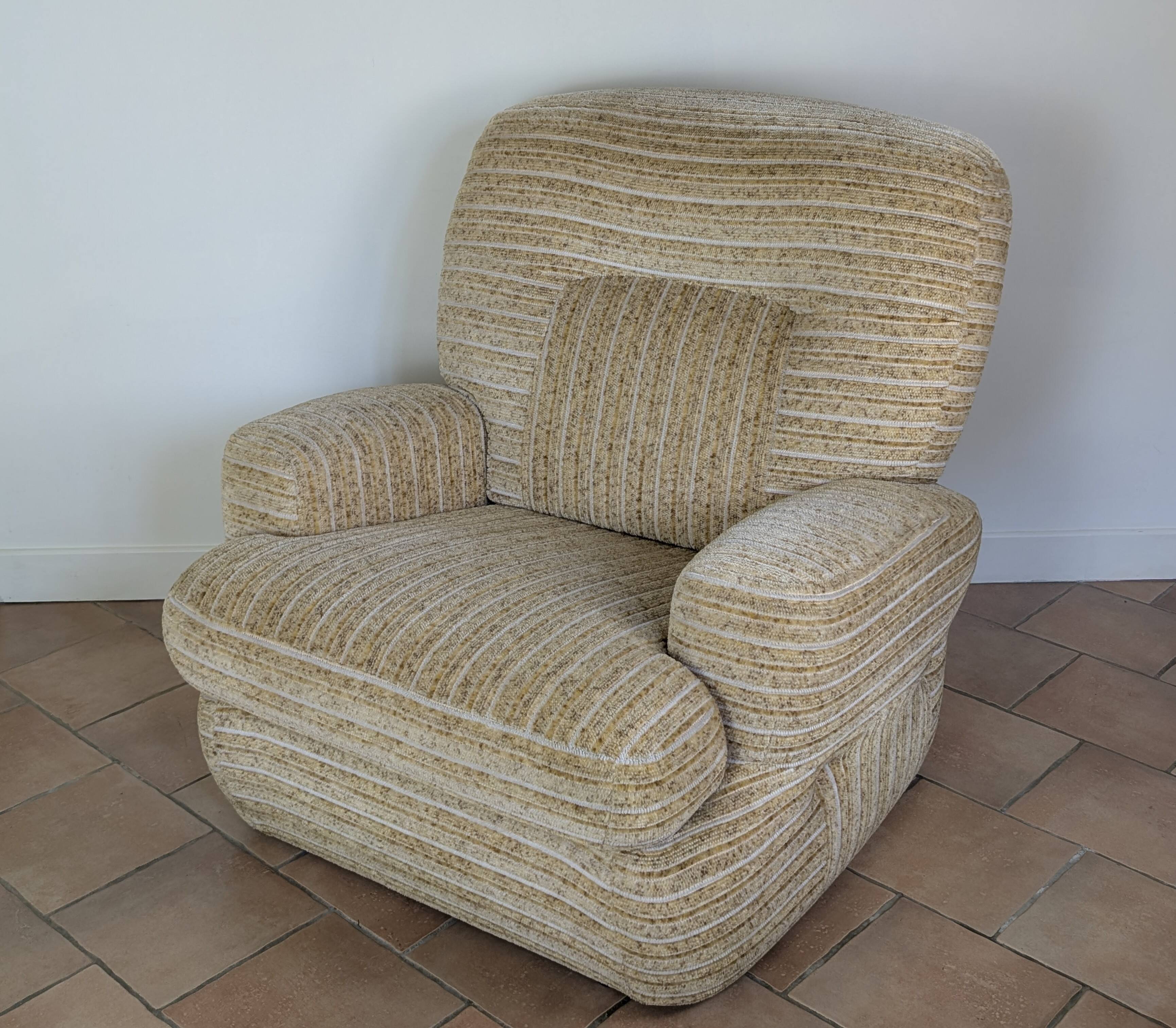 Pair of Italian armchairs from the 1970s.