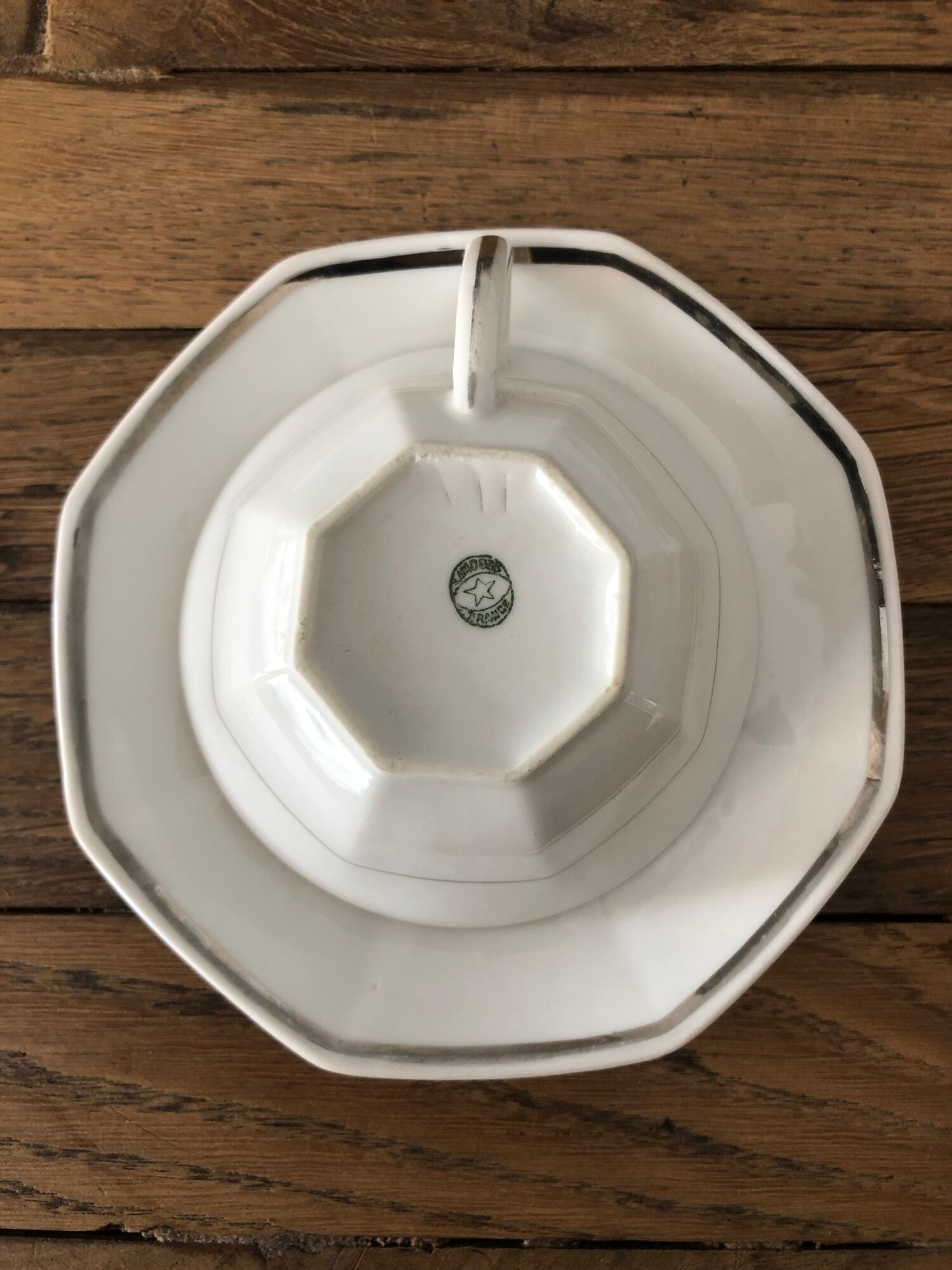 Set of 6 porcelain cups with matching sugar