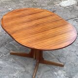 Baumann oval table