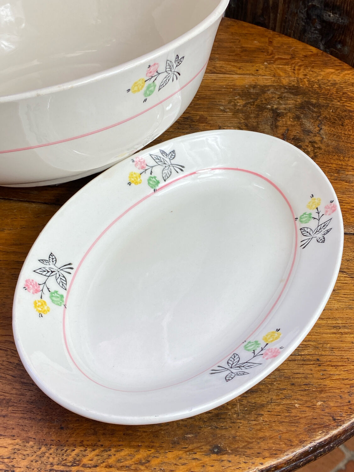 Porcelain salad bowl, Gien