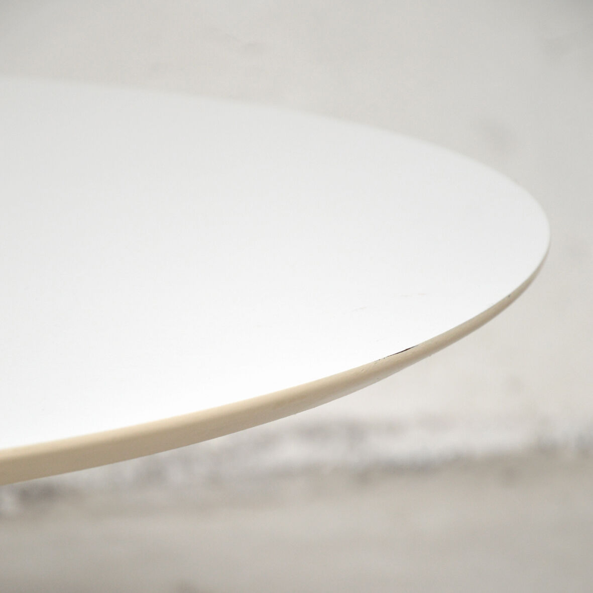 Grosfillex tulip coffee table, 1960