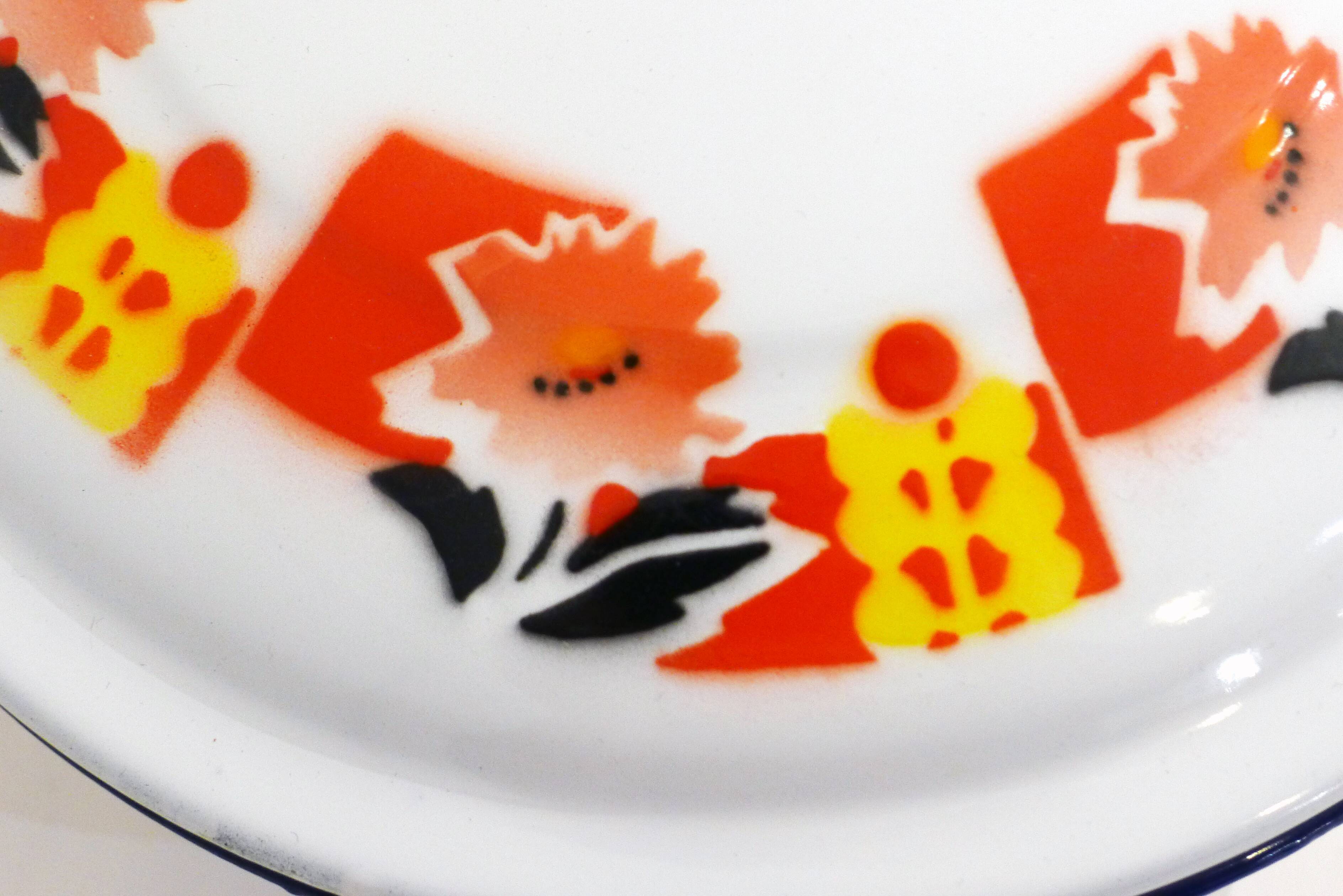 Small metal enamelled casserole China