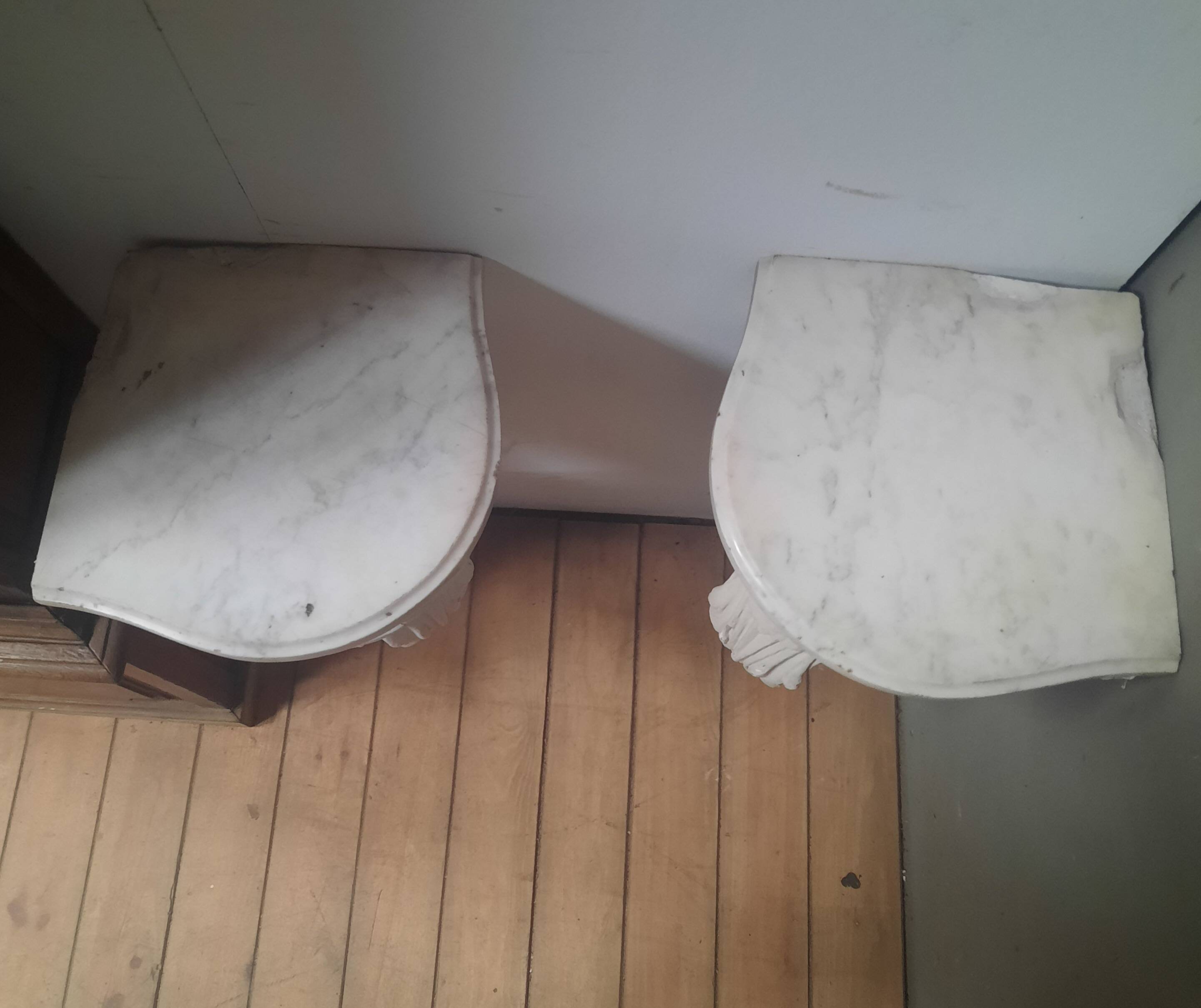 Pair of corner consoles in Louis XV style