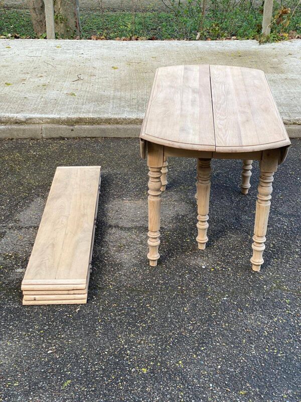 Table à manger ronde extensible Louis Philippe à volets rénovée avec 4 rall
