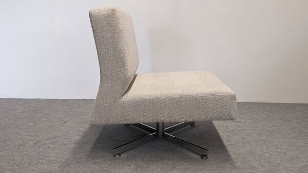 Paire de chauffeuses modernistes Les Créations Inova, France vers 1970