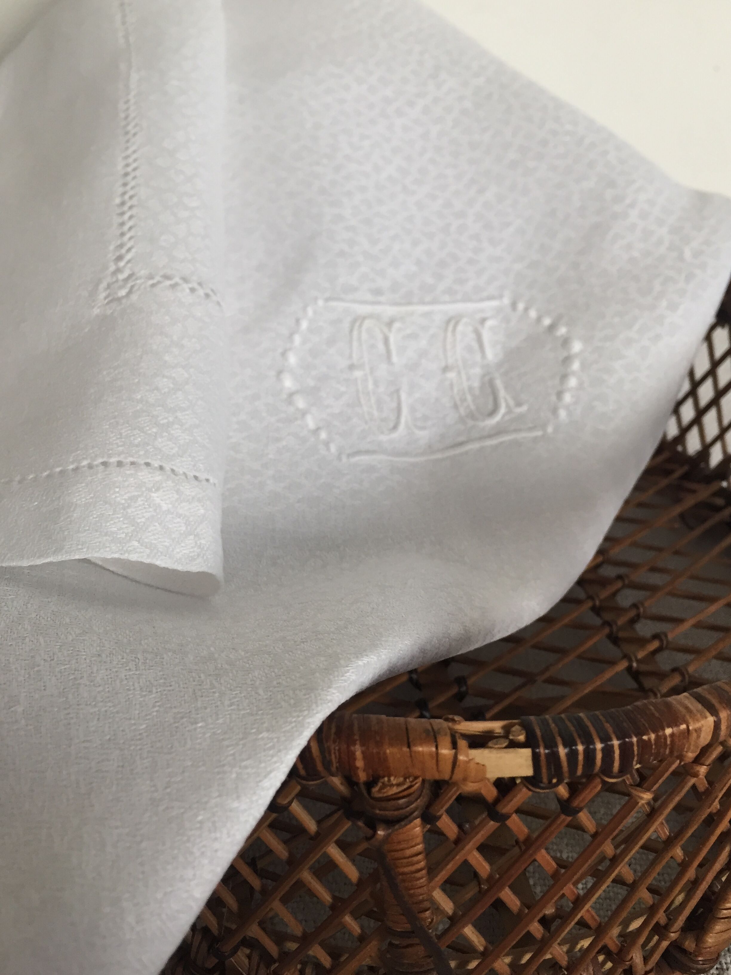 8 napkins, embroidered, monogram