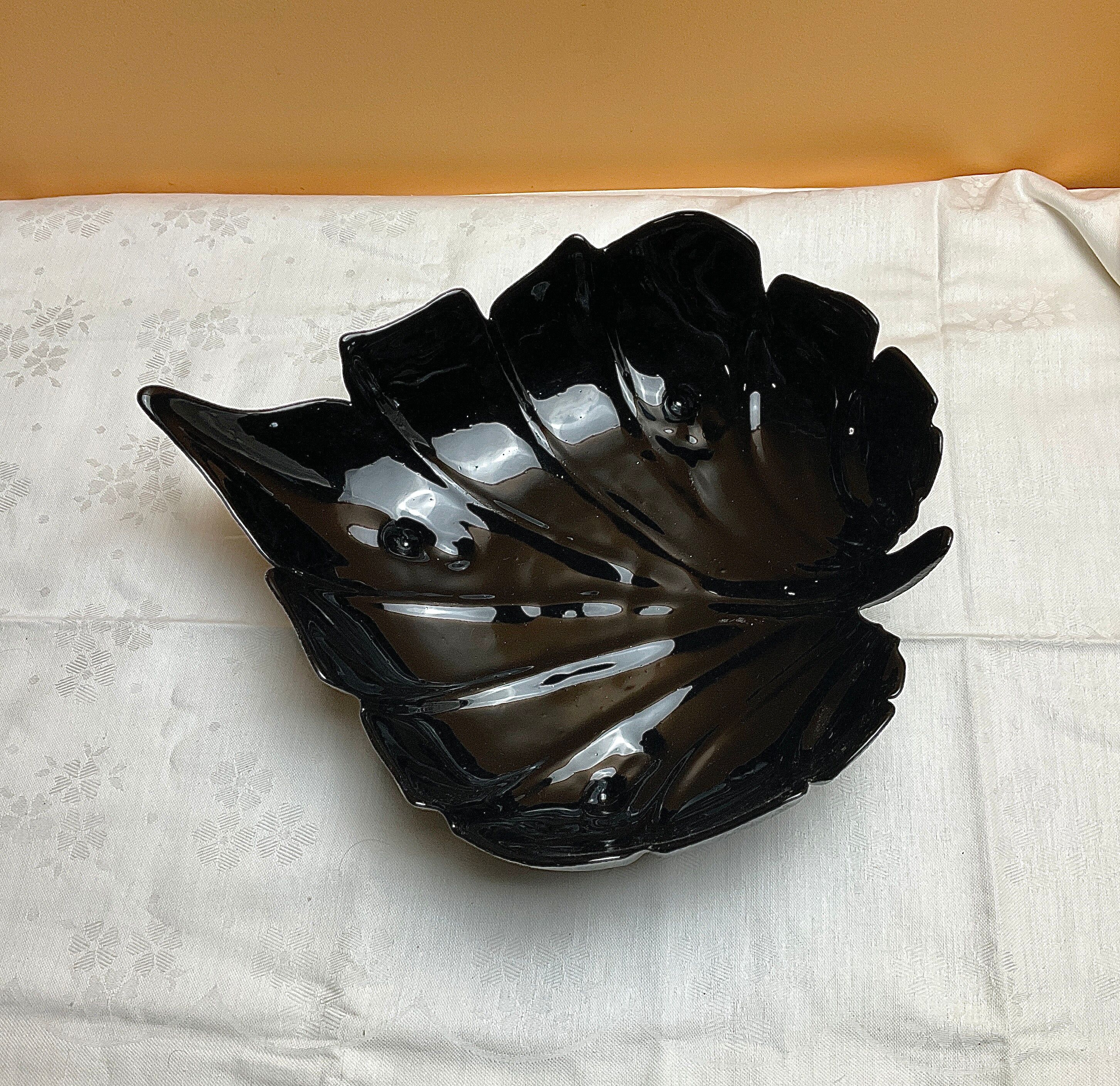 Black glass sheet shaped tidy