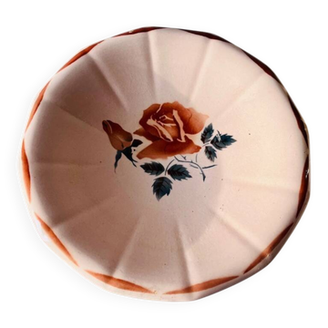 Plat ancien Digoin Sarreguemines modèle Frégate à décor floral rose