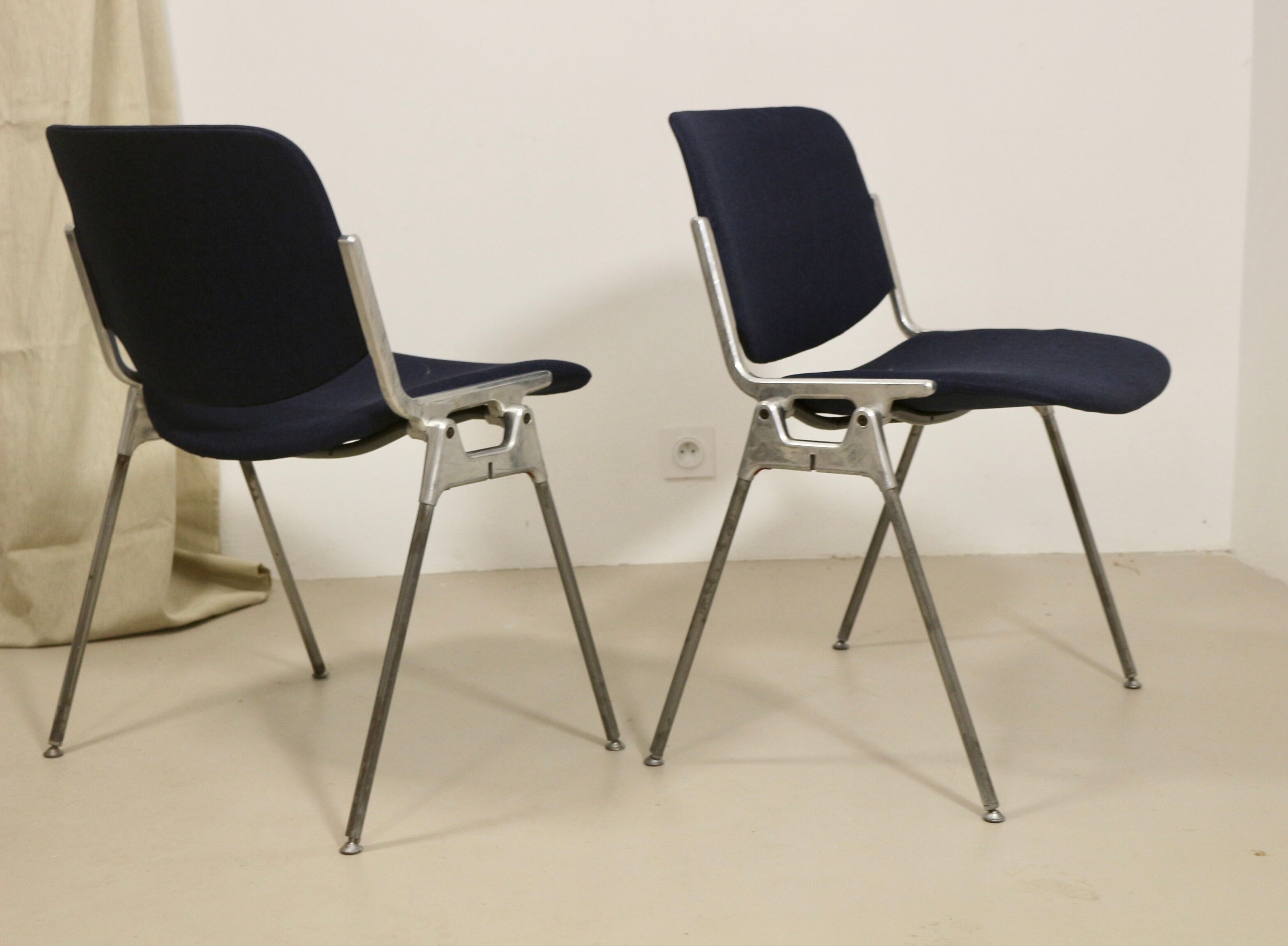 Pair of 2 vintage chairs DSC 106 by Giancarlo Piretti for Anonima Casteli 1965.Ref : Cat