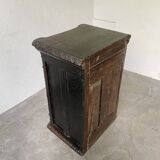 Commode XIXème pin noirci sculpté