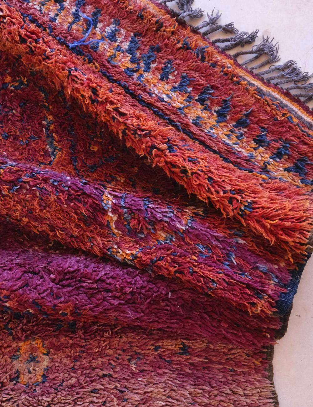 Vintage Collectible Rug - 317 x 179 cm