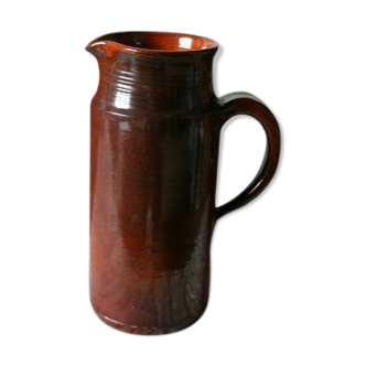 Sandstone pitcher