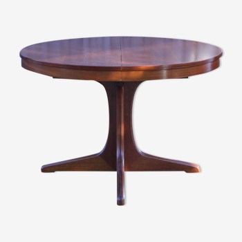 Baumann round table in teak