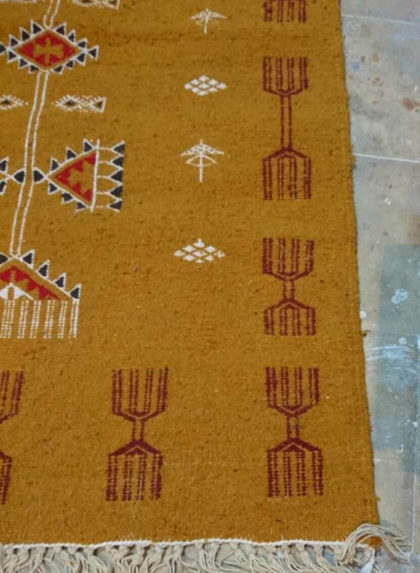 Yellow in 105x65cm wool Kilim rug