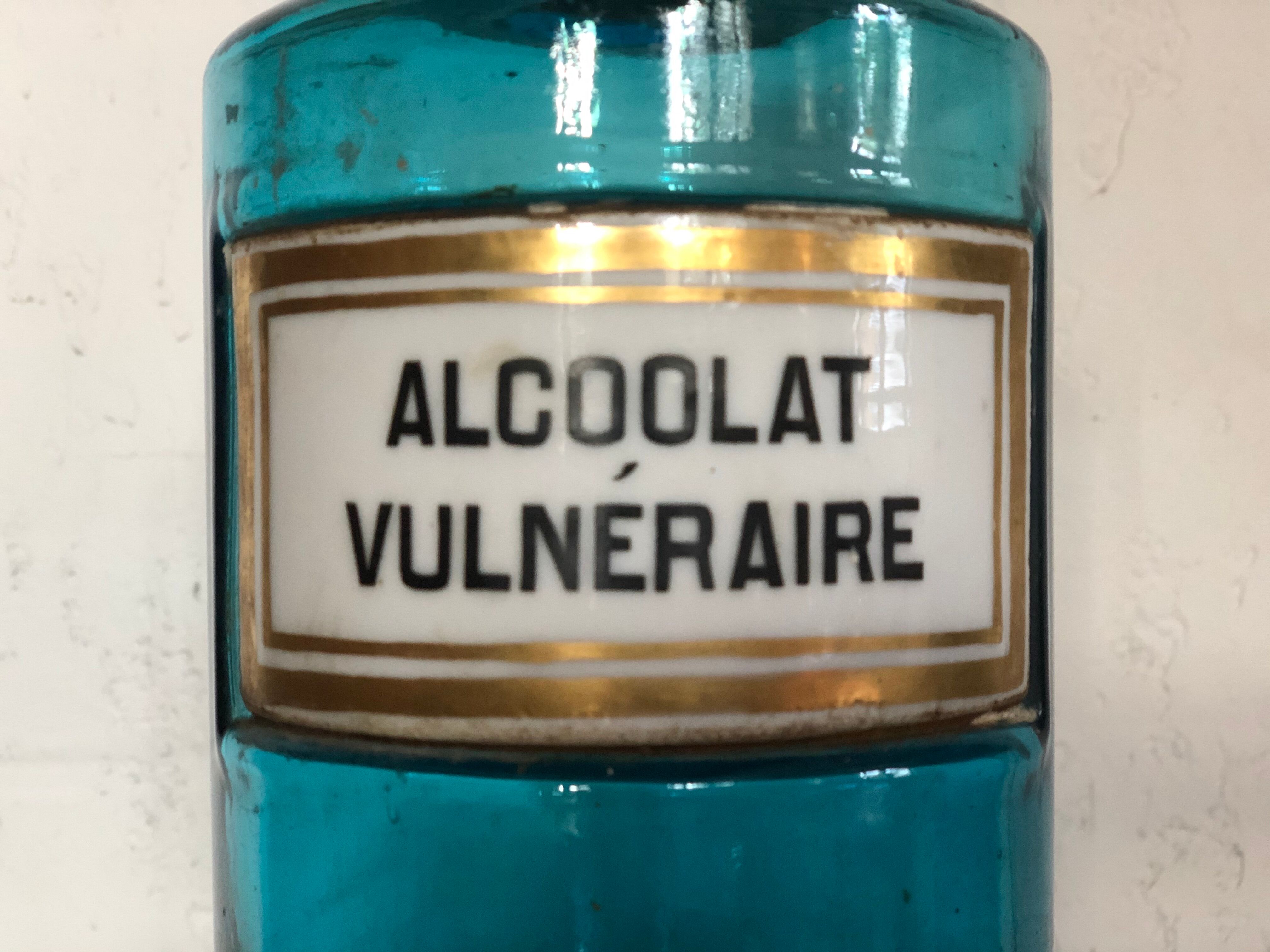 Napoleon III style pharmacy pot