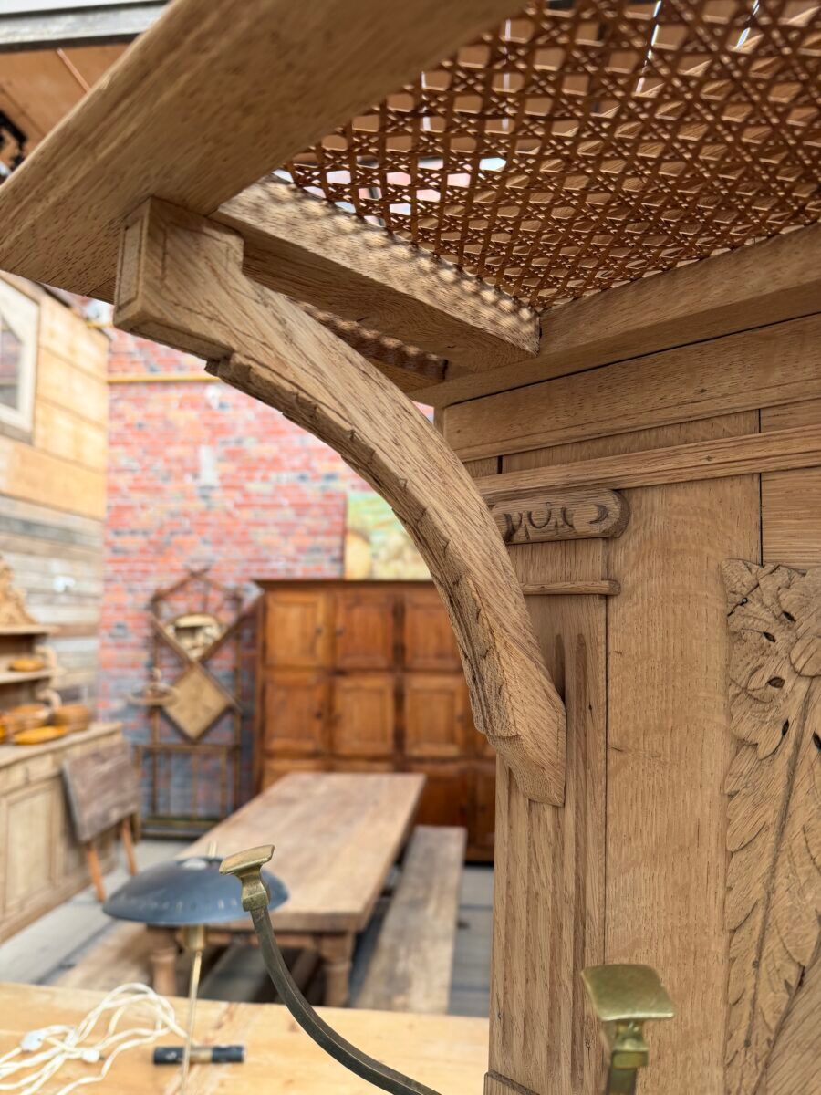 Entrance hall wardrobe from the early 20th century.