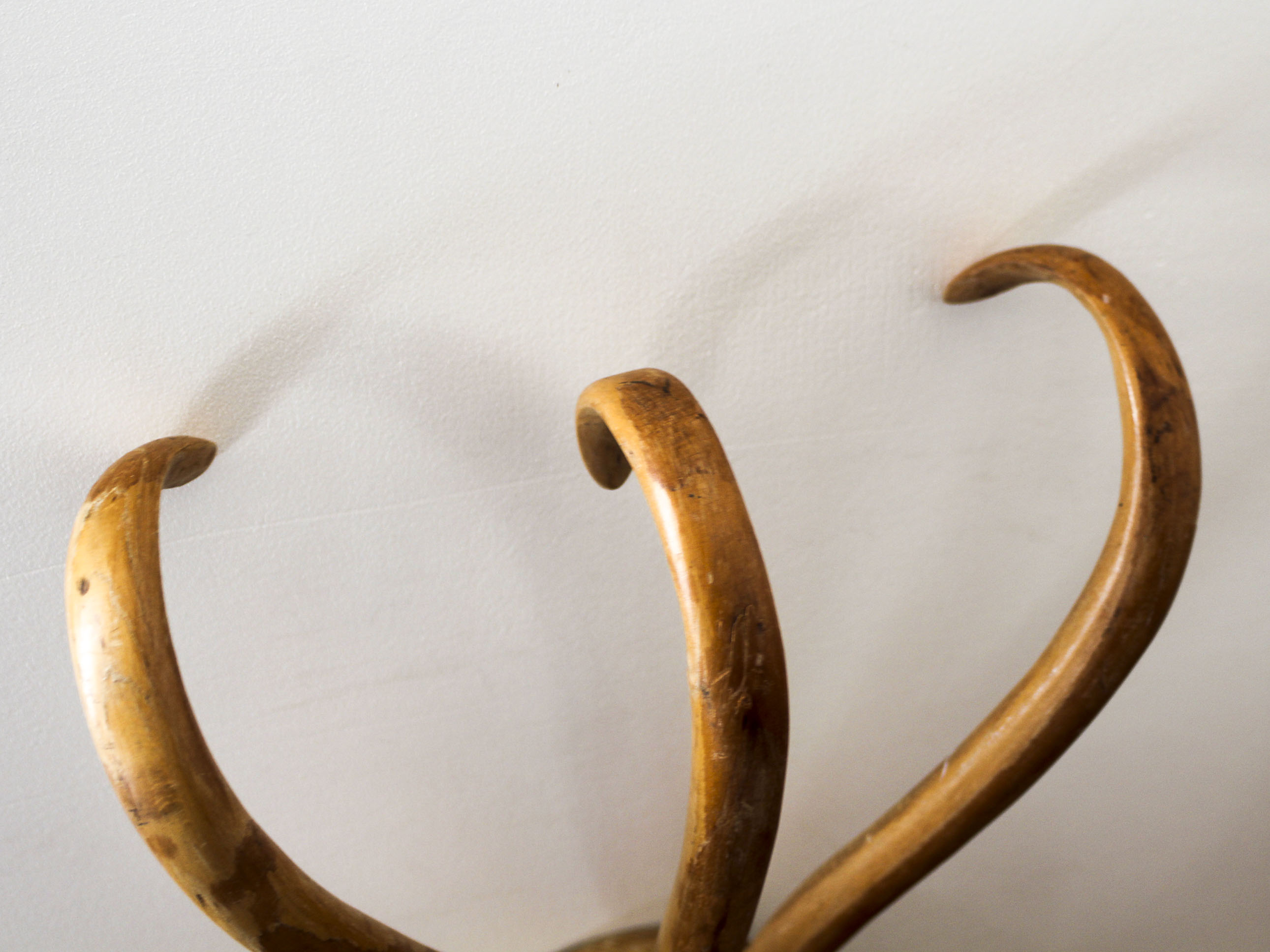 Vintage 3-spoke curved wood hook