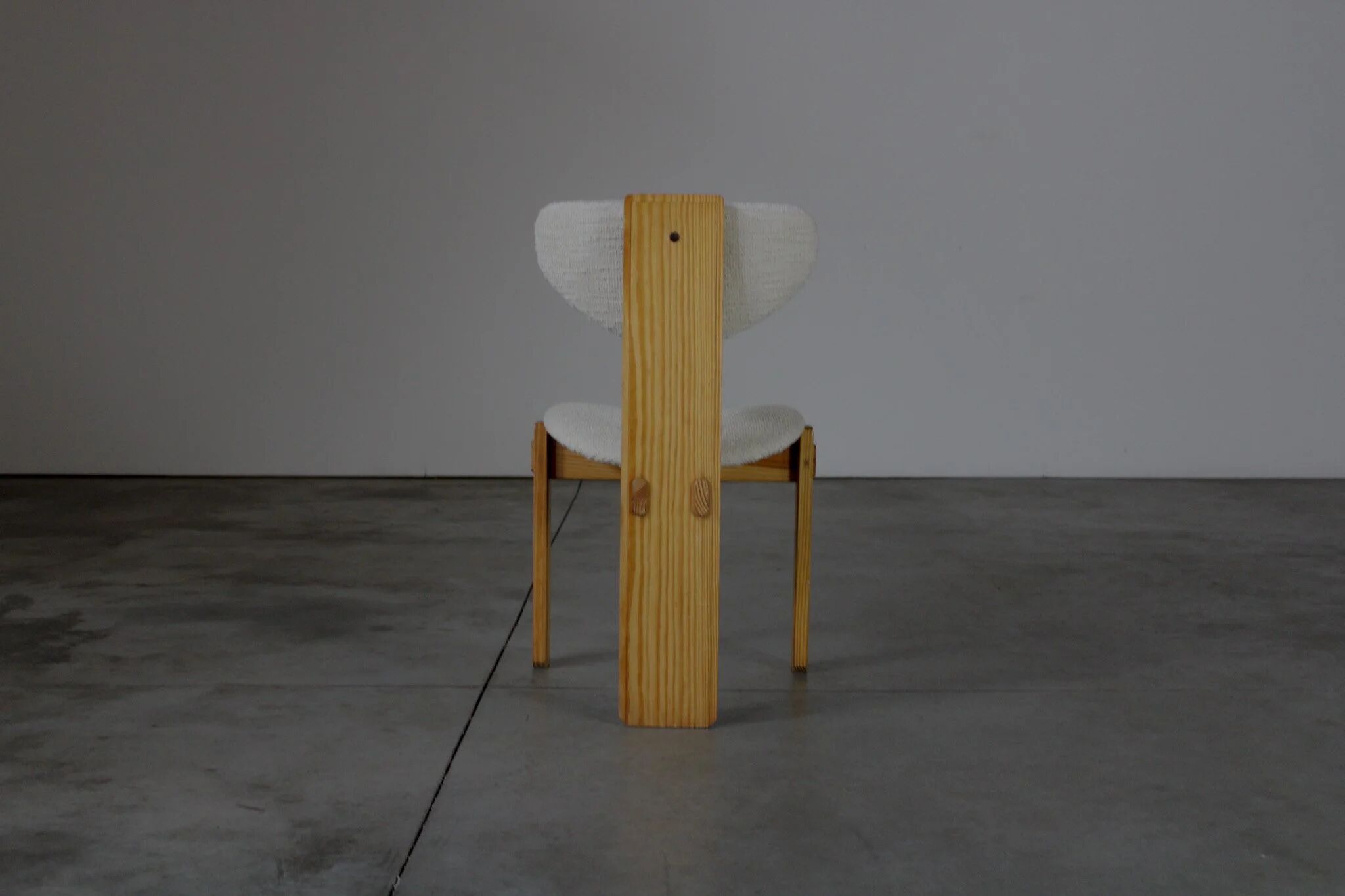 Pine tripod dining chairs - Europe 1970s