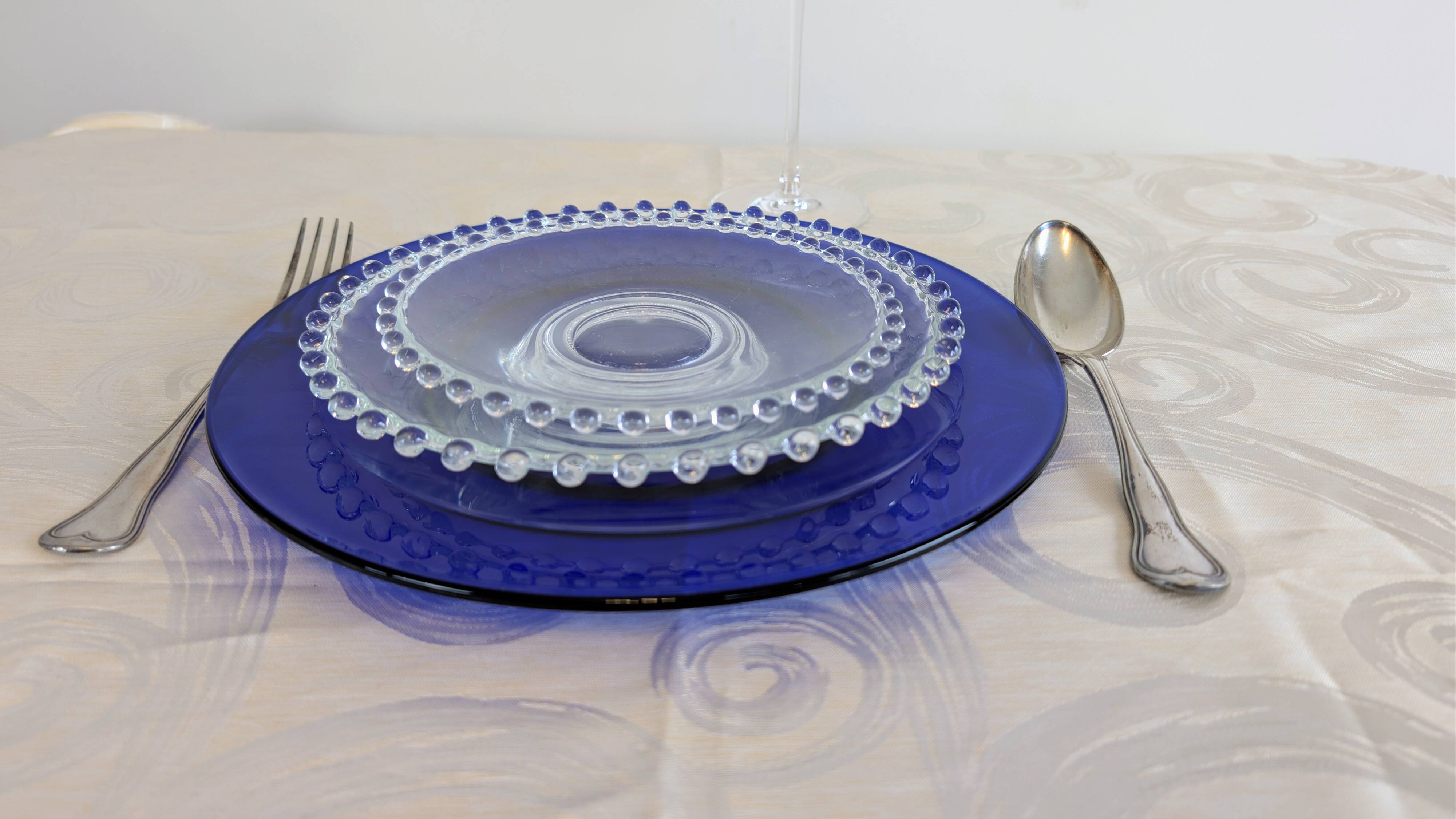 Service of 6 large vintage cobalt blue glass plates by Codec.