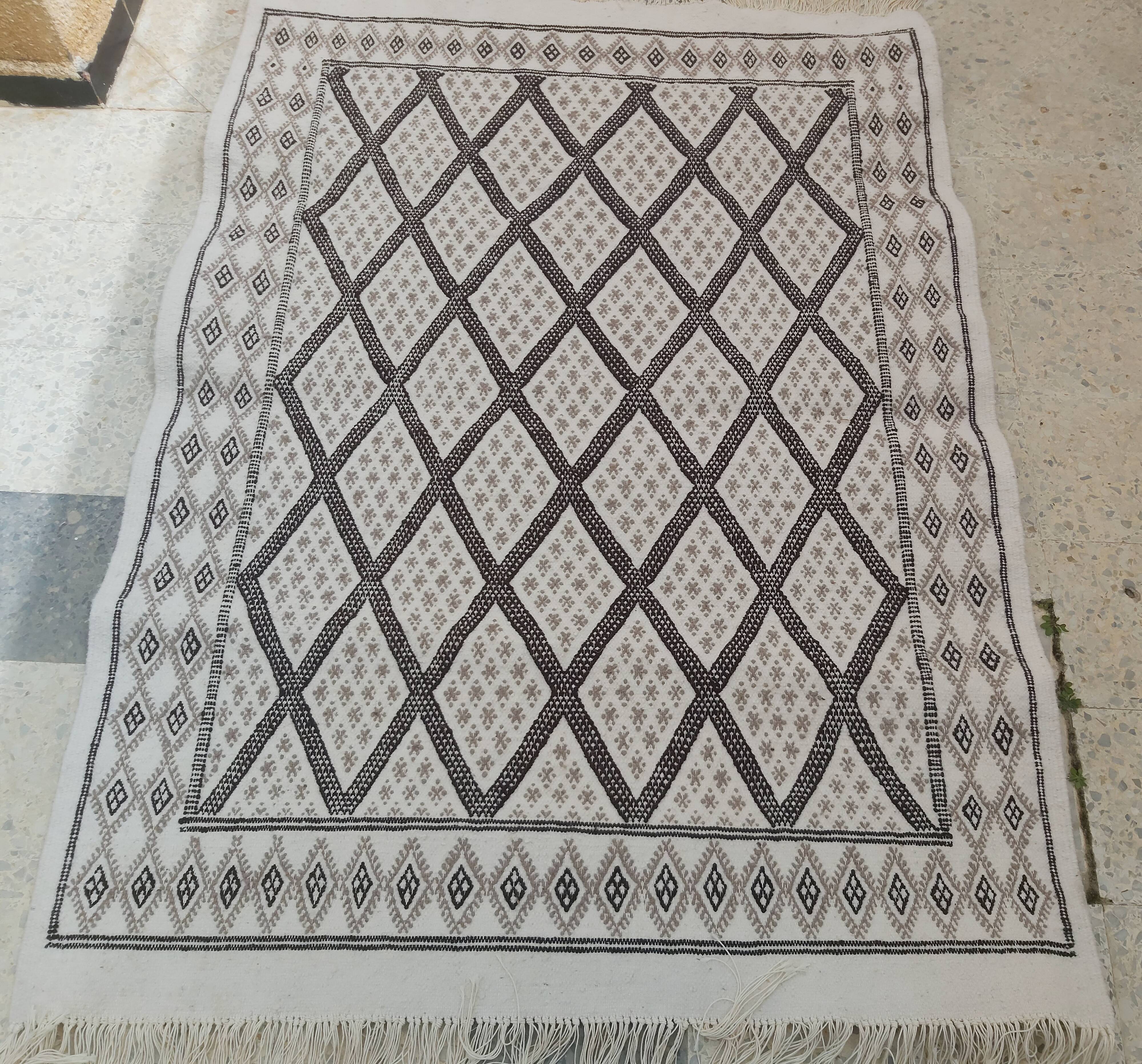 Traditional handmade white and grey carpet 178x125cm