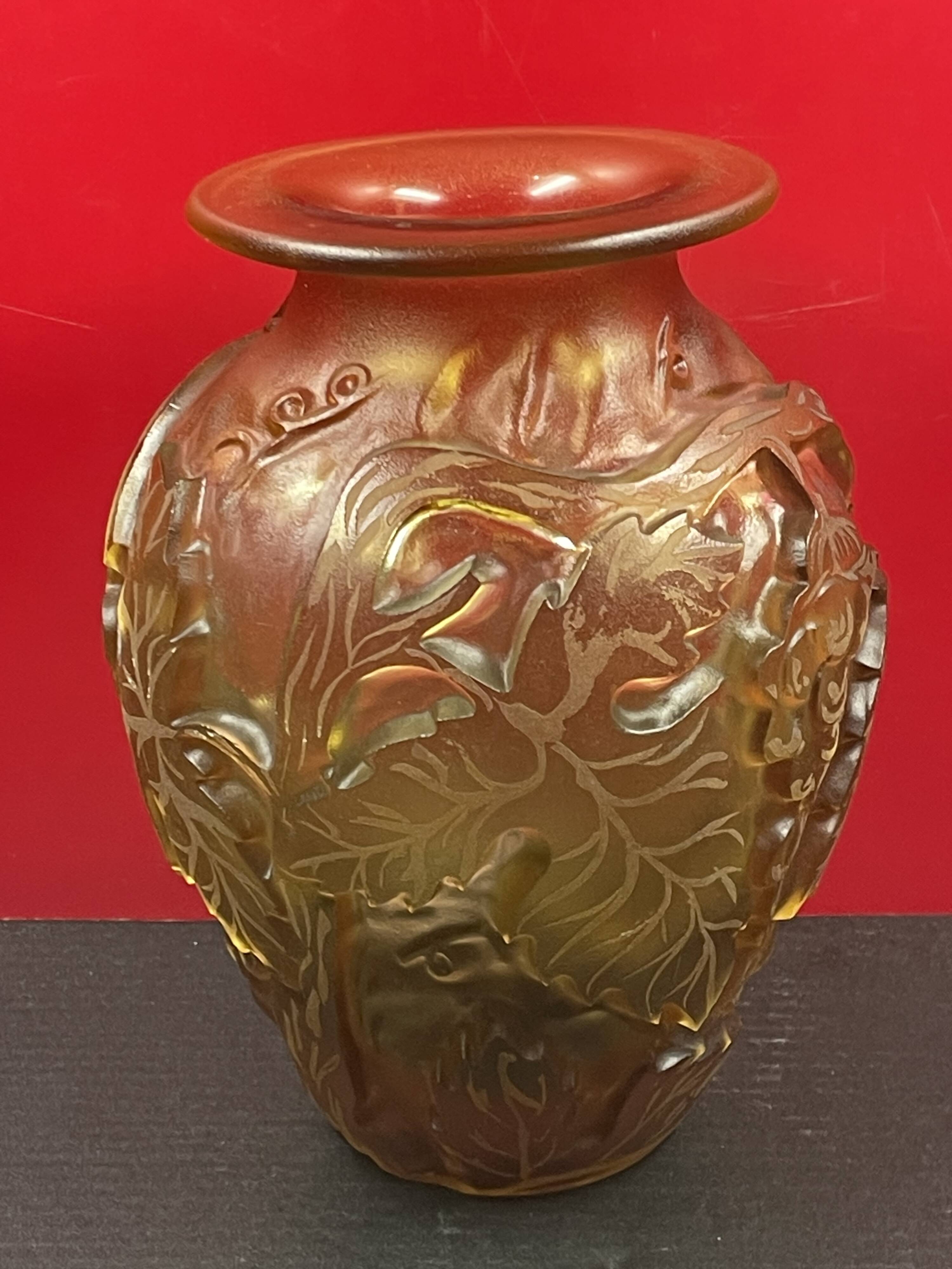 Très beau vase verre  pampre et feuilles de vigne, curieusement non signé 22 cm