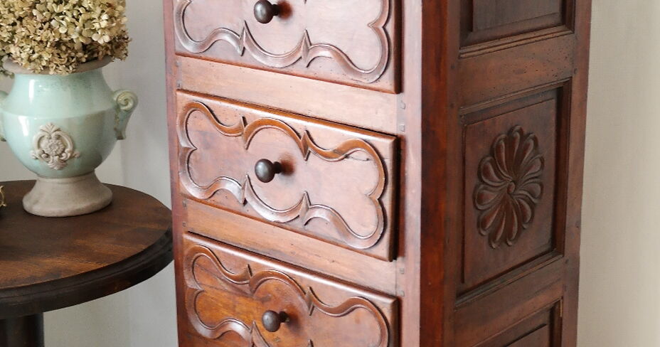 Artisanal walnut dresser late nineteenth early twentieth century