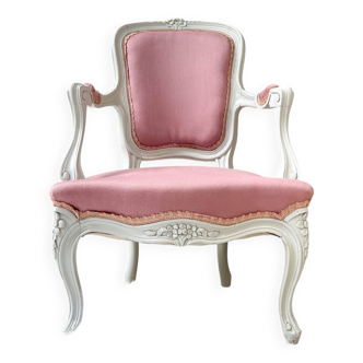 Fauteuil cabriolet rose pour enfant style Louis XV en bois patiné