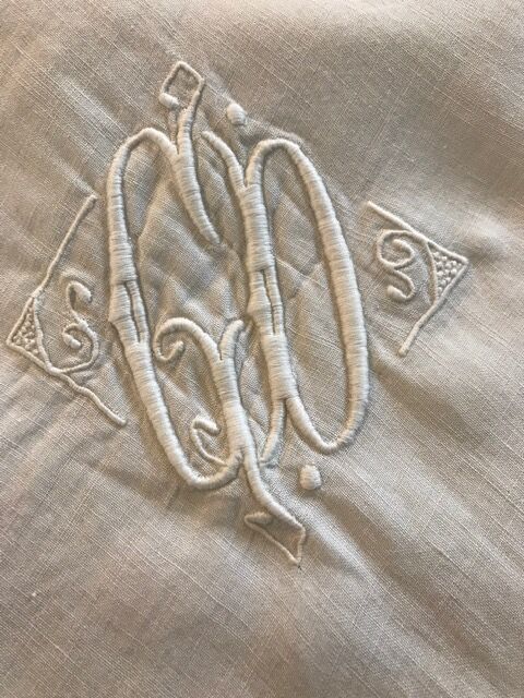 Old-day linen taie monogrammed scale GD