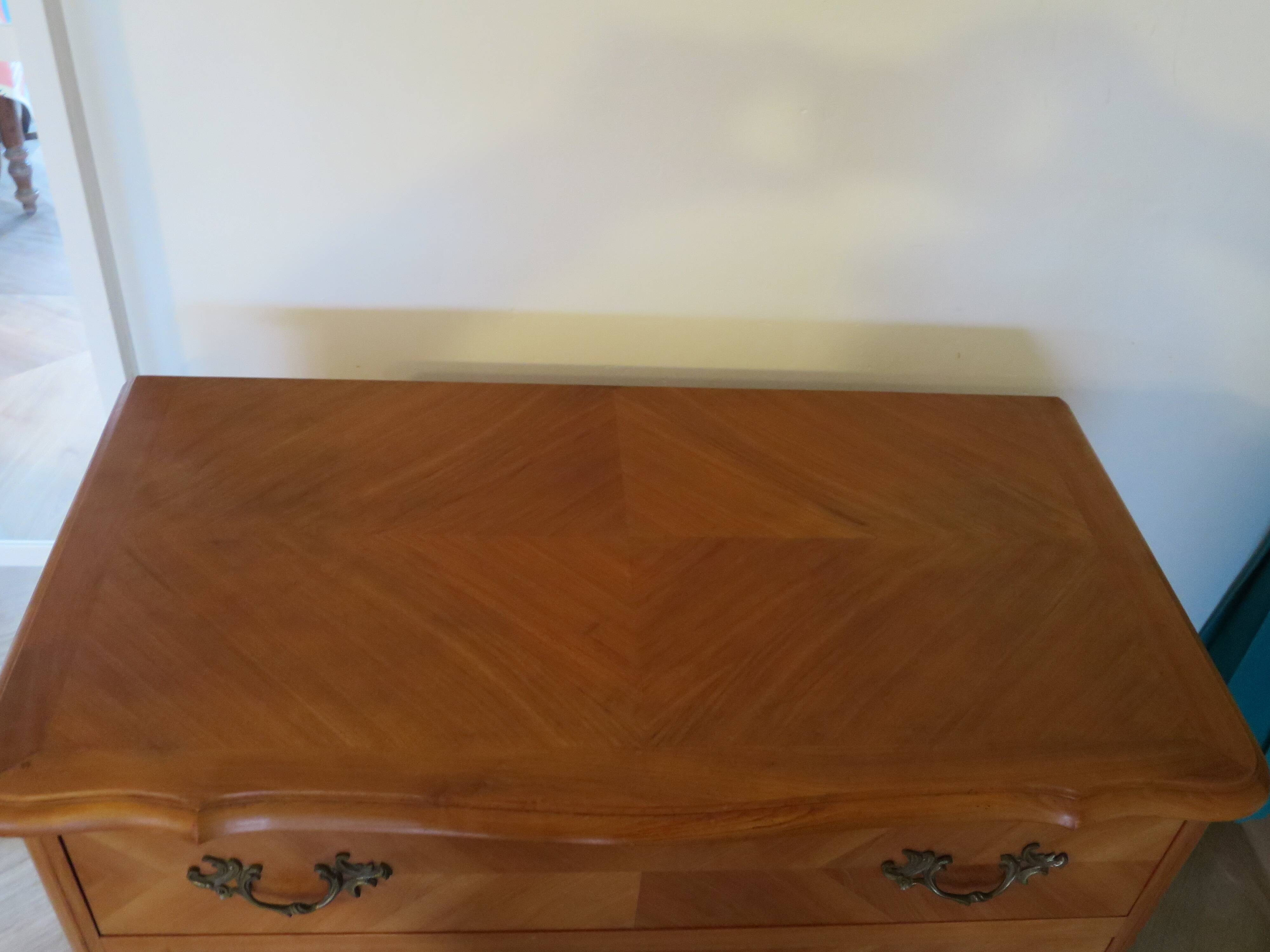 Louis XV style 3-drawer chest of drawers in solid wood