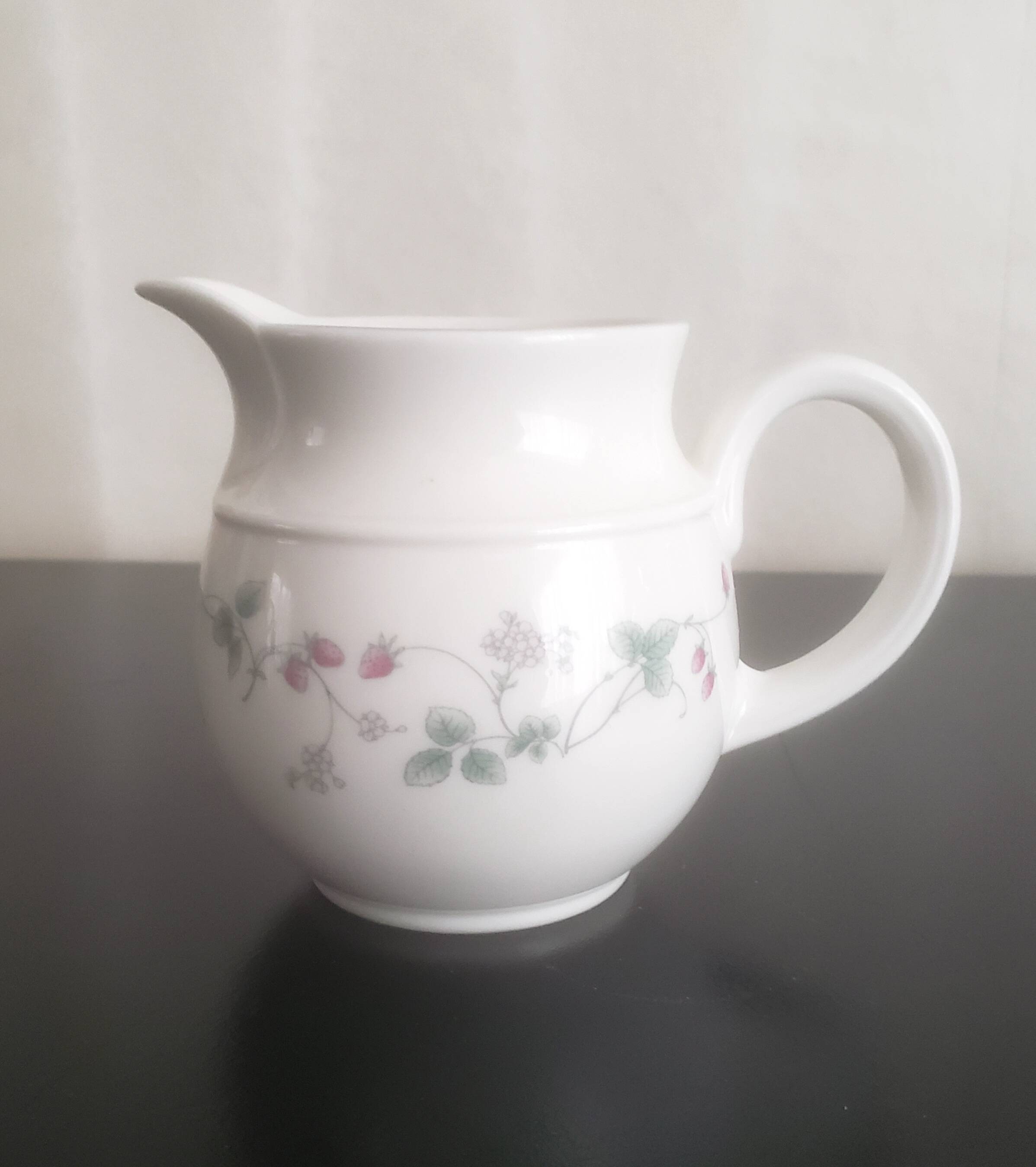 Pot à lait porcelaine