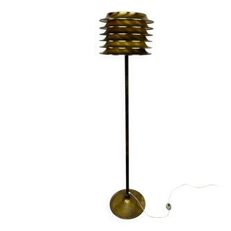 Brass floor lamp designed in the mid-century by Kari Ruokonen for Lynx Finland.