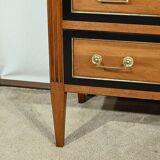Property chest of drawers in solid walnut, Louis XVI period – Late 18th century