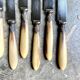 6 couteaux La Trompette en corne beige et inox