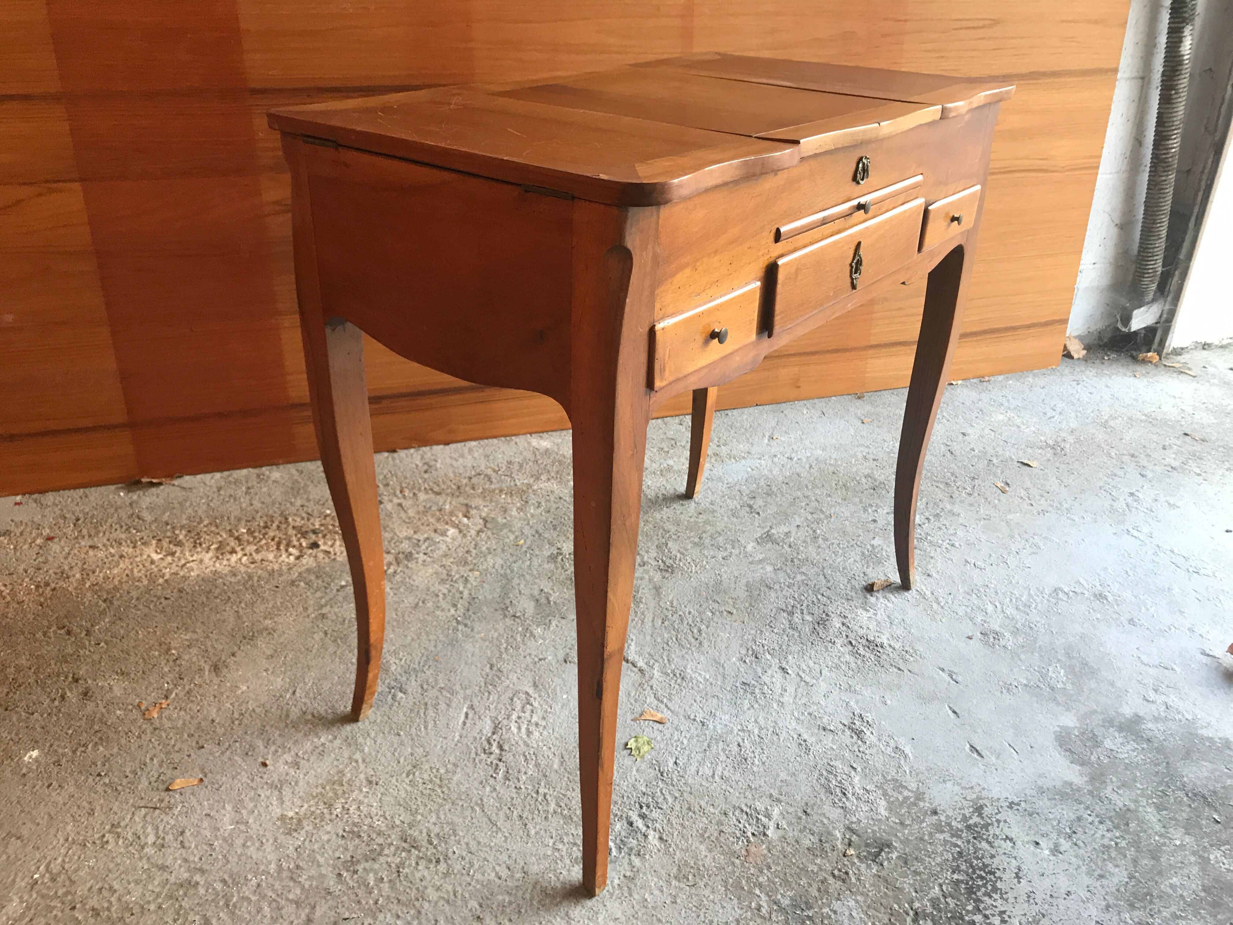 Dressing table style Louis XV Walnut