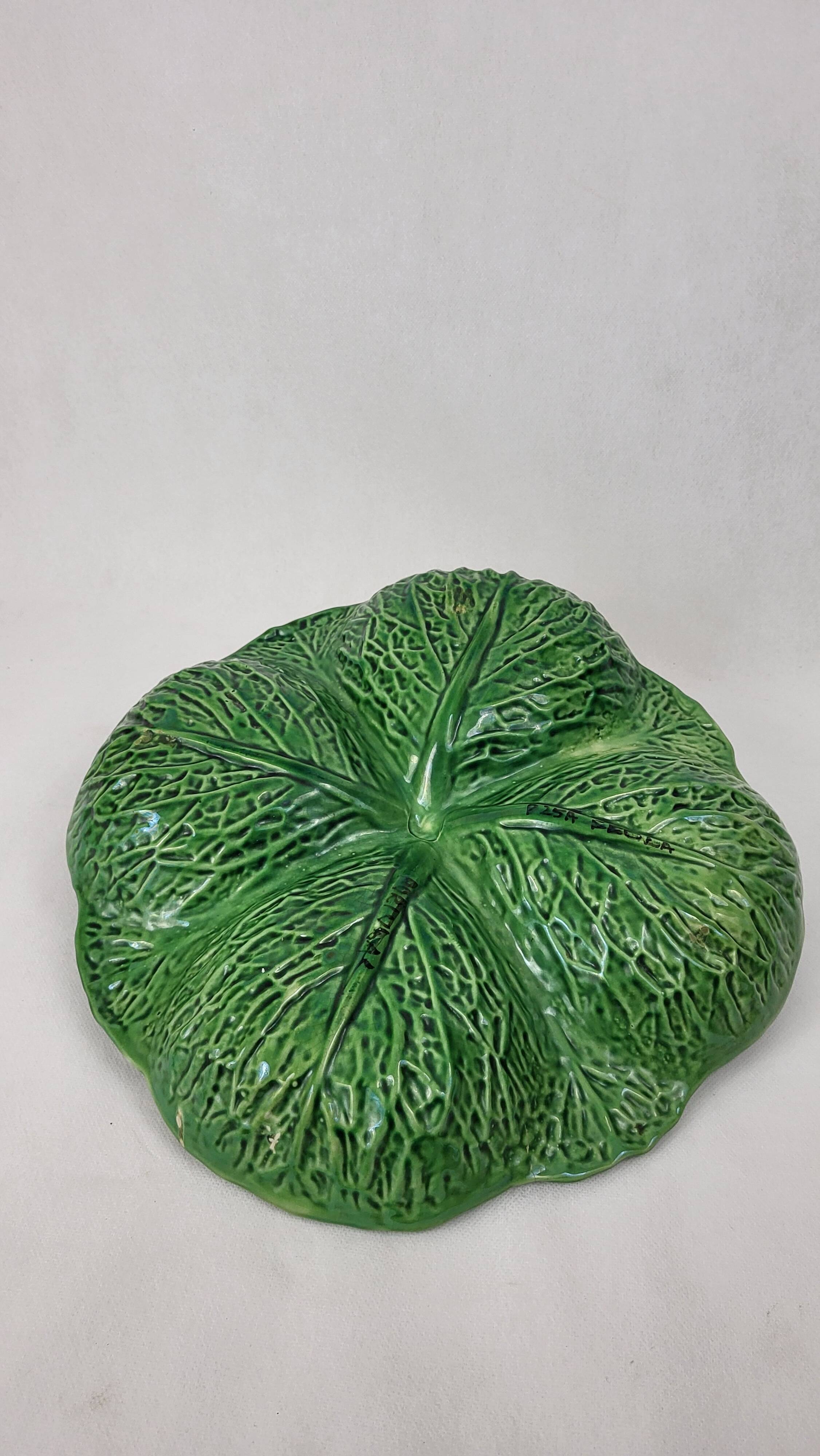 Ceramic dish with cabbage leaf compartments
