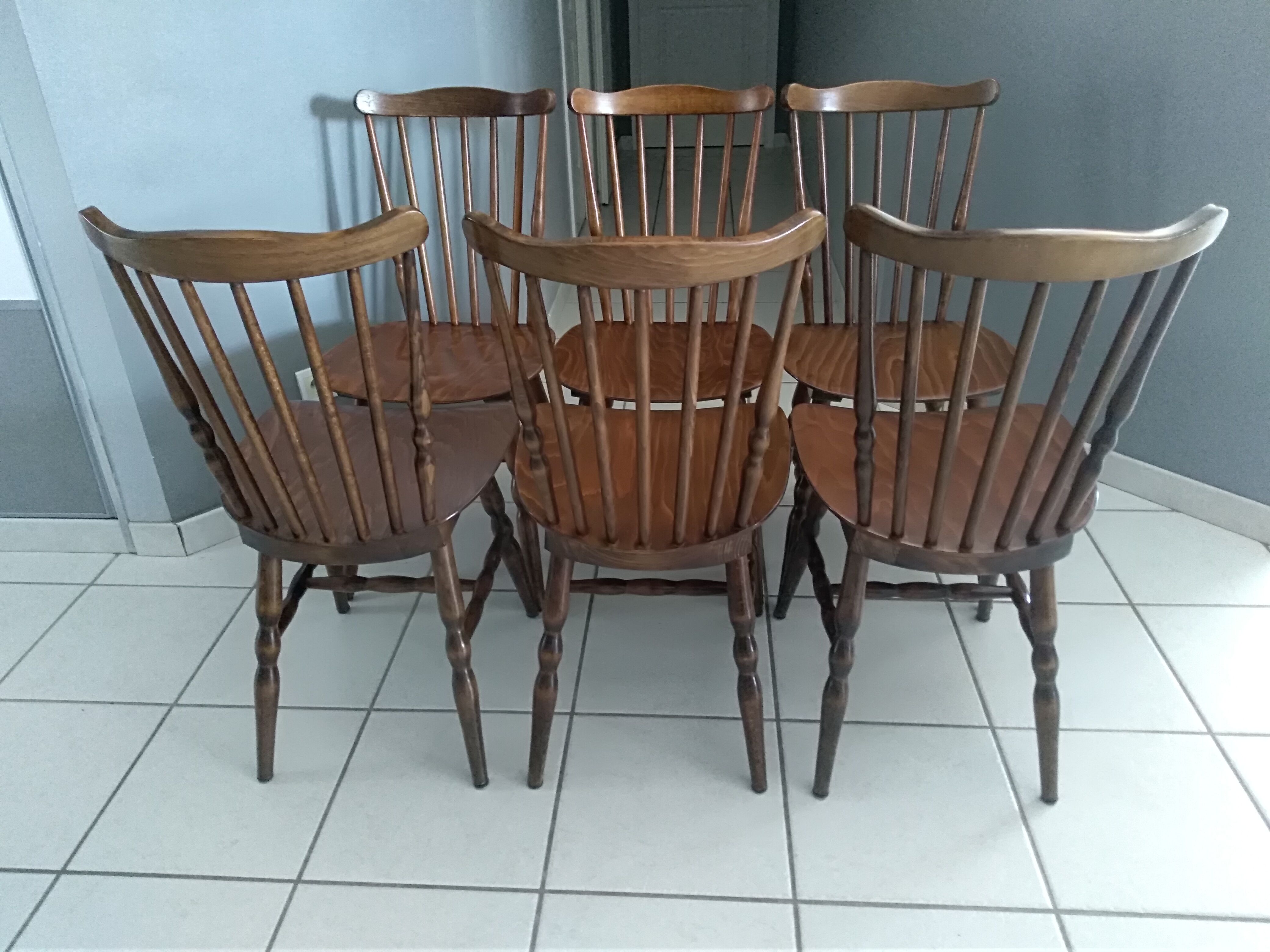 Suite de 6 chaises Baumann modèle Tacoma années 1970