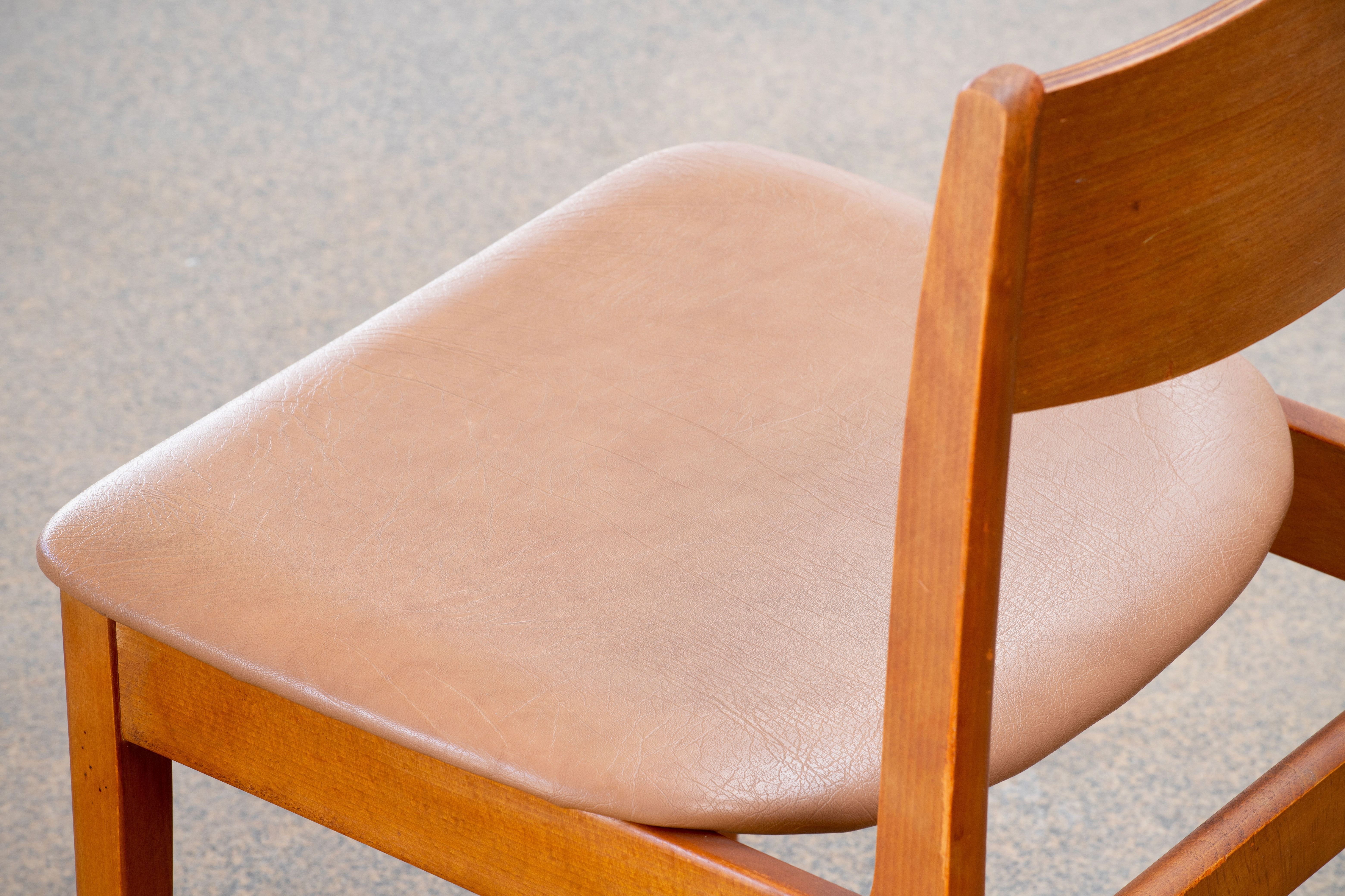 Série de 4 chaises scandinaves vintage 1960