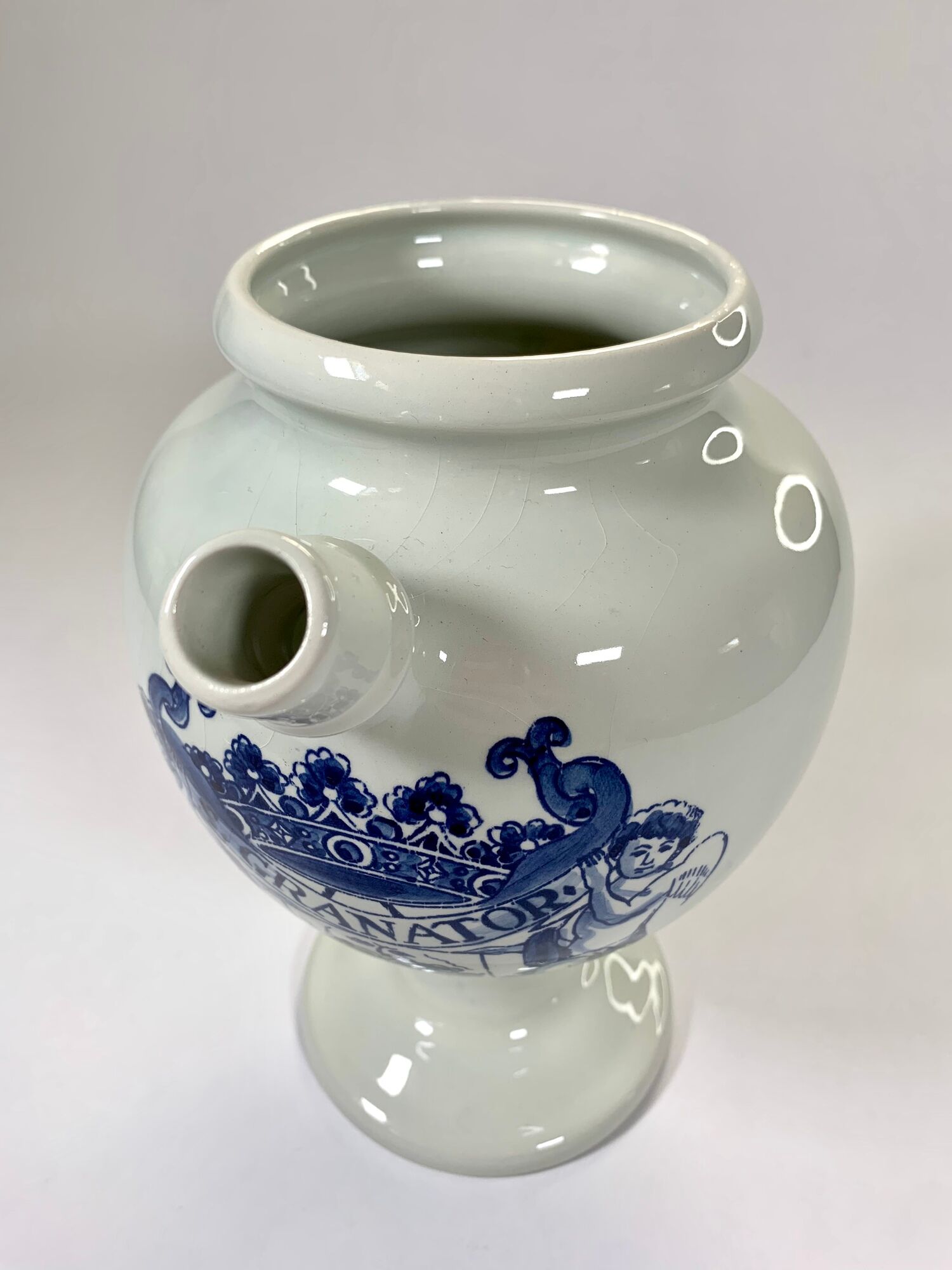 Apothecary pot, pouring model, Delft earthenware pharmacy hand-painted blue décor